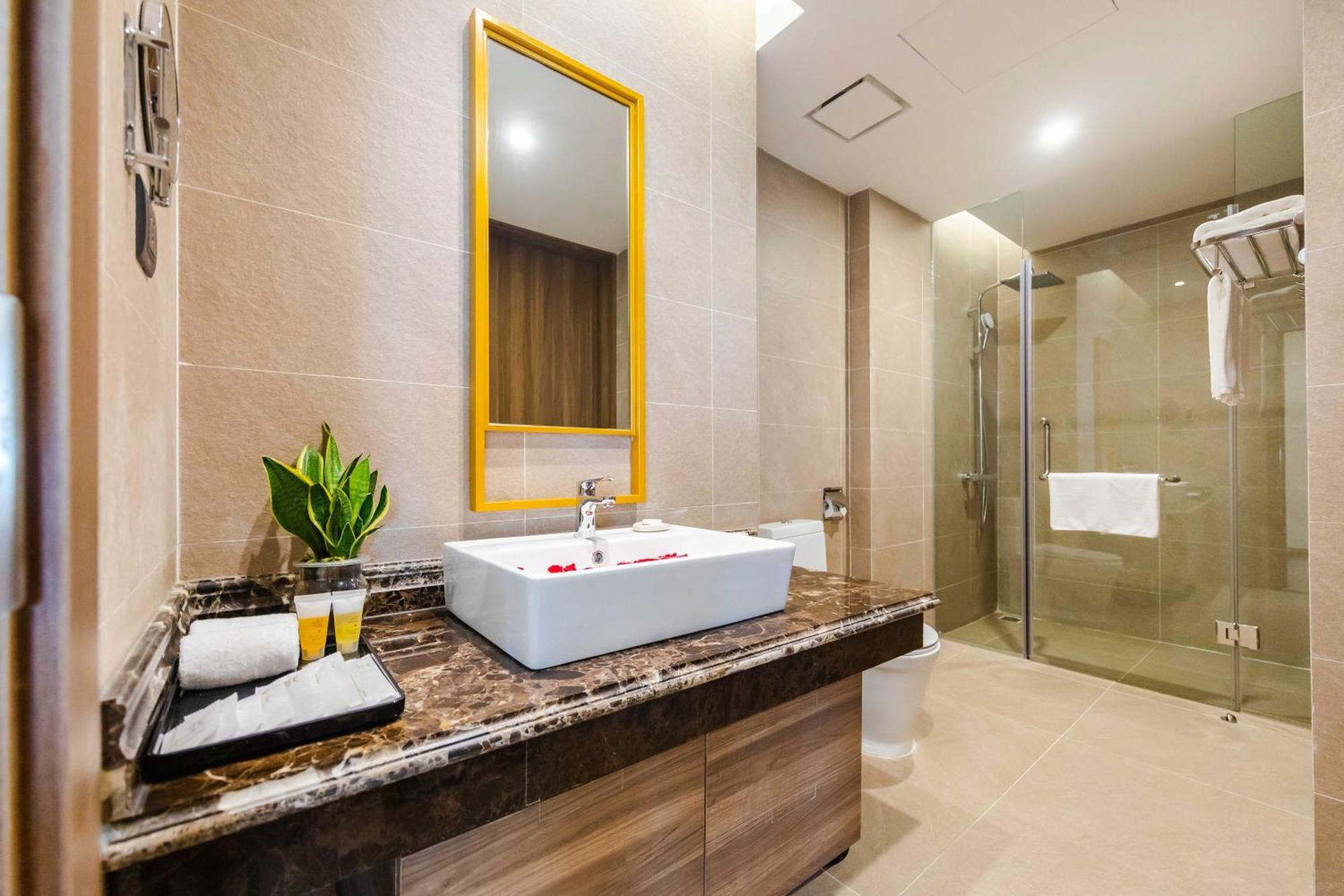 Muong Thanh Luxury Ha Long Centre II Exterior photo
